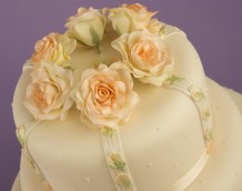 'Hearts & Roses Cake' - our 'Large Christmas Rose' set was used for the roses and the 'Embroidery Embosser Set' was used for the heart design.